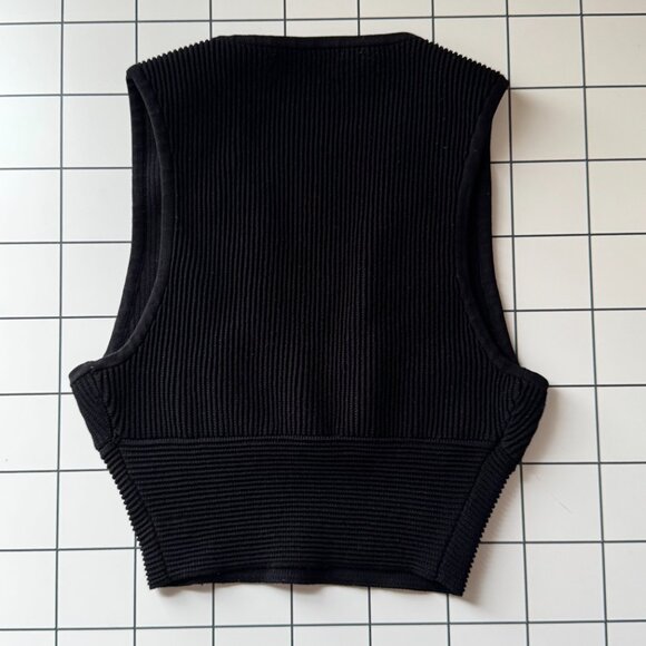 Babaton Sculpt Knit Deep V Tank Aritzia - Picture 4 of 5